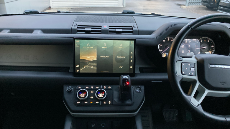 Land Rover Defender 3.0 D250 X-Dynamic HSE 110 5dr Auto Diesel Estate